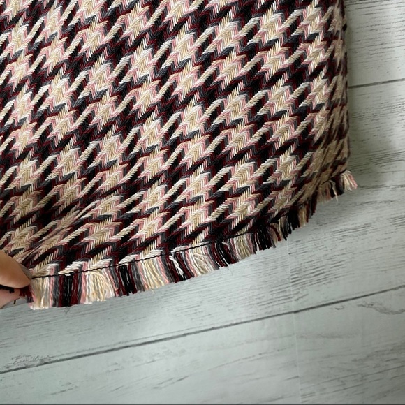 🌈 BCBG generation fringed pencil skirt - Picture 4 of 8